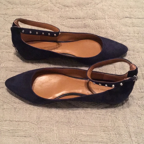 Banana Republic Shoes - EUC Banana Republic Navy Suede Ankle Strap Flats